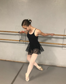 Black lace flowy pull-on skirt