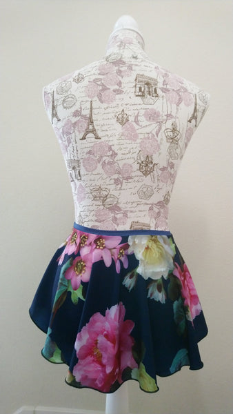 Flowers in navy spandex flowy pull-on skirt