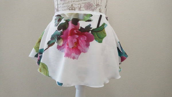 Flowers in white spandex flowy pull-on skirt for kids