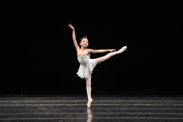 A-5 Beautiful white costume