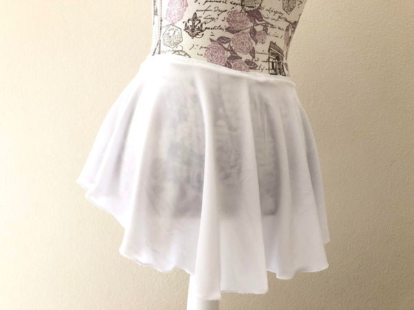 【White】Velvet pull-on skirt