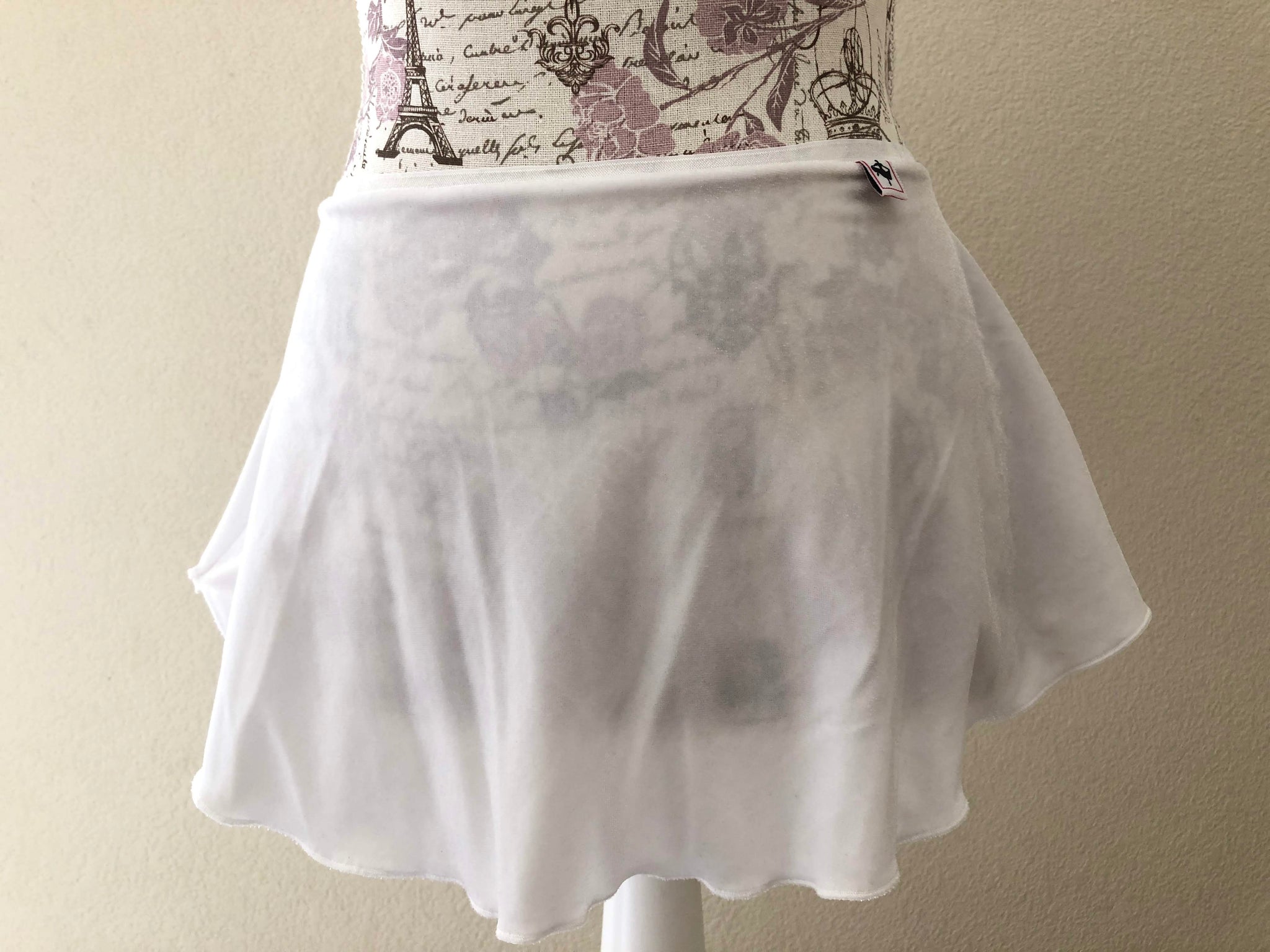 【White】Velvet pull-on skirt